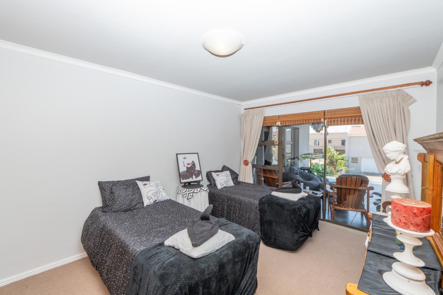 7 Bedroom Property for Sale in Myburgh Park Western Cape